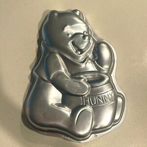 Vintage 90s Wilton Cake Pan Disney Winnie the Pooh Baking Mold  2105-3000